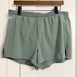 TEN THOUSAND Men’s LARGE Distance Short Lined Running Lightweight